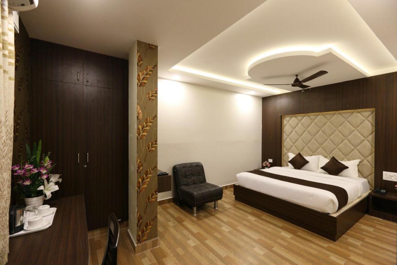 Hotel Rich Inn Chennai Exterior photo