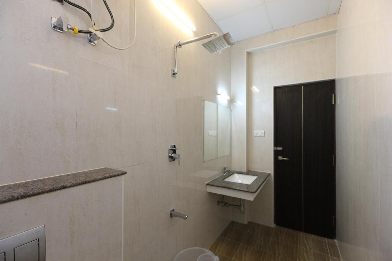 Hotel Rich Inn Chennai Exterior photo