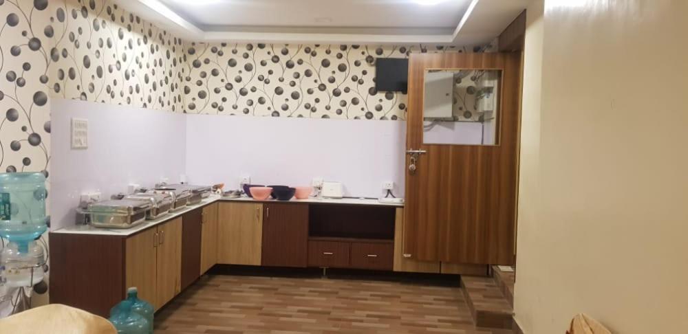 Hotel Rich Inn Chennai Exterior photo